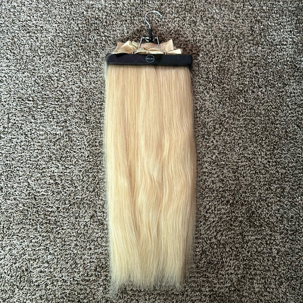 BELLAMI SILK SEAM 240G 22" ASH BLONDE (60) HAIR EXTENSIONS